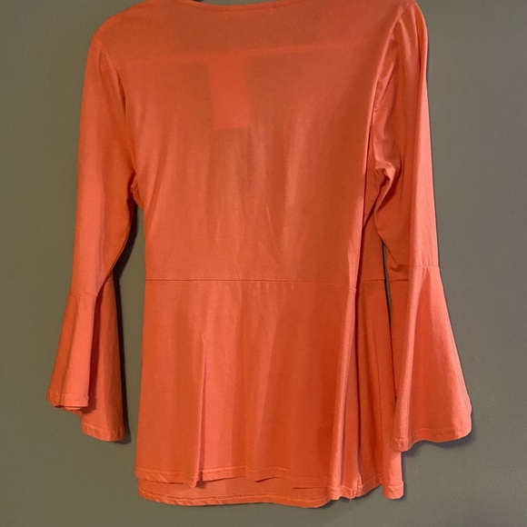 Ellison Wrap Front Top Size Large NWT - Picture 2 of 4